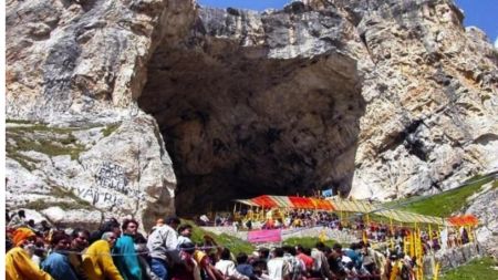 अमरनाथ यात्रा: 4,400 भन्दा धेरै श्रद्धालुहरूको 15औं समूह जम्मूबाट प्रस्थान