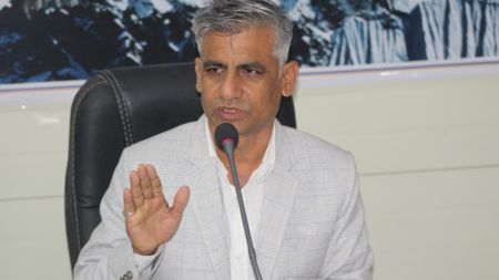 कोशी प्रदेशमा नेपाली कांग्रेसका महामन्त्री गगन थापाको धोती खुस्कियो!