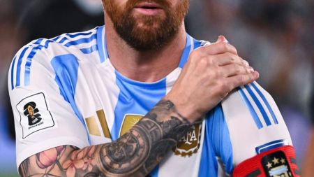 अर्जेन्टिनी फुटबल स्टार लियोनल मेसी  फुटबल खेलाडीको  शीर्षस्थानमा