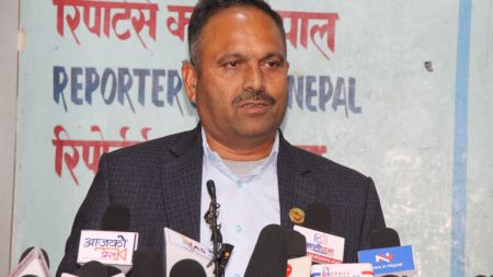 लेखनाथ दाहालको आलोचना: केपी ओलीको अध्यादेशमार्फत शासन गर्ने प्रयासको विरोध