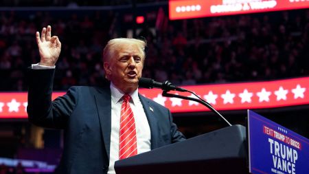 चीनसँगको व्यापार युद्ध र विद्यार्थी सम्झौताबीच फसेको अमेरिका