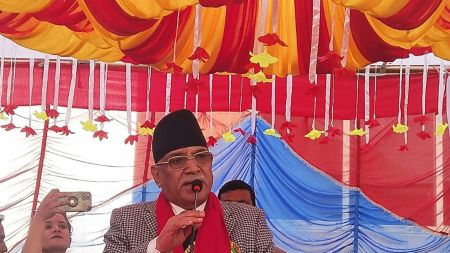 प्रचण्डको ठूलो अरोप: कांग्रेस र एमाले संविधान उल्ट्याउनको साजिसमा !