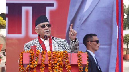 प्रचण्डलाई ओलीको कडा चेतावनी–  धेरै पर्दाफास गर्न नपरोस् !