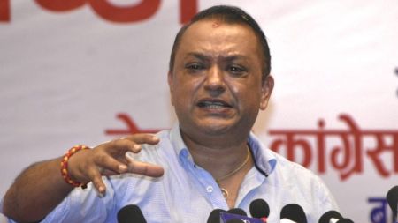 गगन थापाले एमालेलाई चेतावनी दिँदै भने - 'कानुन र अधिकारमा सम्झौता गरे कांग्रेस सरकार छोड्छ'