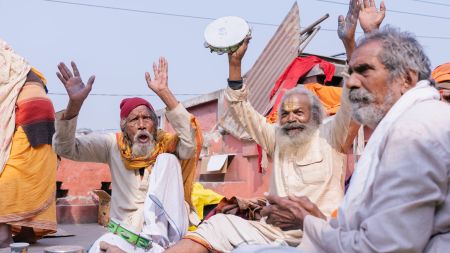 पशुपतिनाथमा महाशिवरात्रिको रौनकः भक्तजनको घुइँचो, बाबाहरूको ताण्डव
