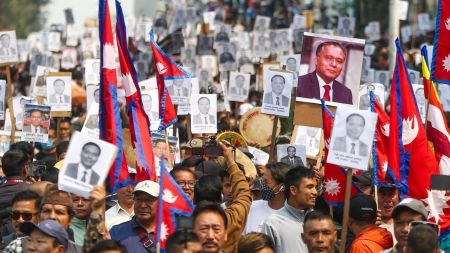 प्रधानमन्त्री ओलीको अड्याउँदो अहंकारका कारण कुलमान घिसिङको पुनर्बहाली रोकिँदा प्रदर्शन