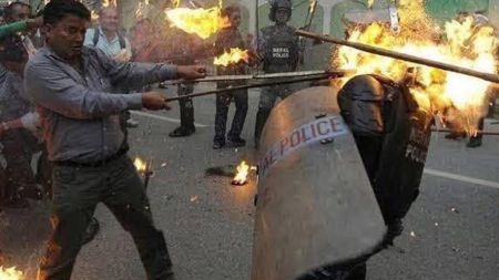 प्रतिबन्धित फेसबुकमै बस्नेतको प्रचार: सरकारको निर्णय खोक्रो प्रमाणित?