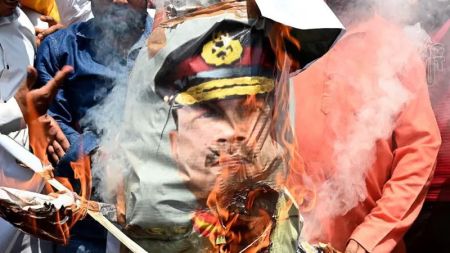 पाकिस्तानी सेनाप्रमुखको कडा टिप्पणी र कश्मीर तनावले नेपालमा तरंग: दूतावास बन्द गर्न माग, विरोध प्रदर्शन