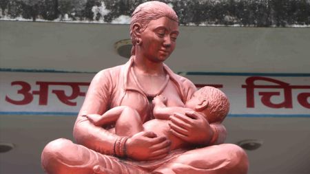 भरतपुर अस्पतालको स्तनपान अभियानः ‘मिल्क बैंक’ विस्तार