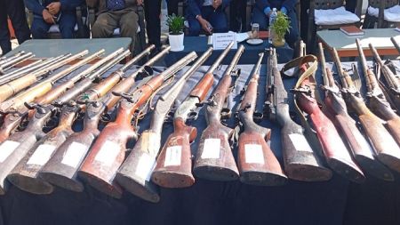 लमजुङमा दुई सय अवैध हतियार बरामद, पाँच वर्षदेखि नवीकरण नगरेका इजाजतपत्र खारेज