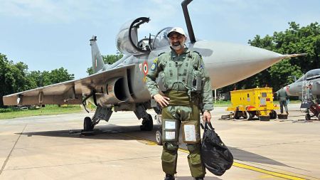 वायुसेनाप्रमुखको बयानले हल्लायो इस्लामाबाद — पाकिस्तानी विमान आकाशमै ध्वस्त