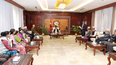 नेपालगन्ज–नयाँ दिल्ली सिधा उडानको माग प्रधानमन्त्री ओलीसमक्ष