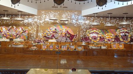 भाद्रकृष्ण अष्टमी : भक्तिभावले गुञ्जायमान कृष्ण मन्दिर