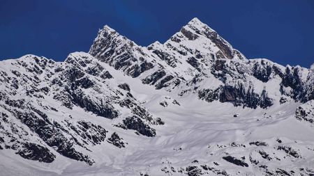 एभरेस्ट मात्र होइन! अब ९७ हिमाल चढ्न सरकारले घोषणा गर्‍यो,निःशुल्क