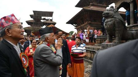 कृष्ण जन्माष्टमीमा राष्ट्रपति पौडेलको विशेष पूजा पाटनको  कृष्ण मन्दिरमा