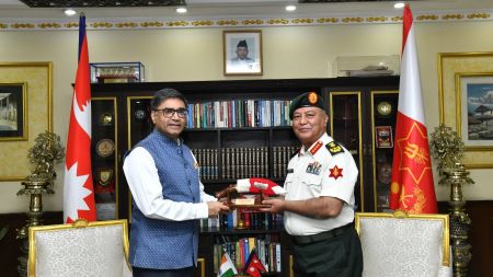 जंगी अड्डामा अनौठो दृश्य: भारतले सेनालाई कुकुर, घोडा र गाडी थमायो!