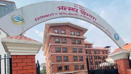 निर्यात झण्डै दोब्बर, तर घाटा अझै बढ्यो: सरकारले के सिकेन?