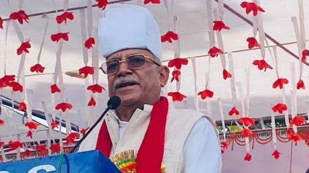 थारु समुदायलाई राजनीतिको मूलधारमा ल्याउन संविधान संशोधन गर्नुपर्ने प्रचण्डको भनाइ