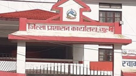 बाँदर–बदेलले खेत खाए, जनता विदेश पलायन! आठ निर्णयले बदल्नेछ जिल्लाको भविष्य?