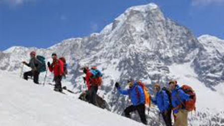 नेपालका हिमालमा बढ्दो आरोहण, ६३ करोडभन्दा बढी राजस्व संकलन; जलवायु परिवर्तनले थप चुनौती