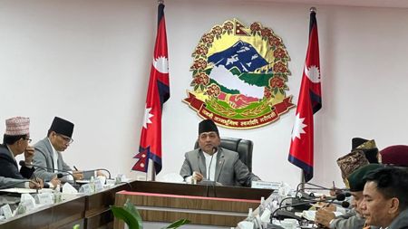 दशैं–तिहारमा कालोबजारी गर्ने सावधान! सरकारले बजारदेखि हवाई भाडा सम्म कडाइ गर्ने चेतावनी