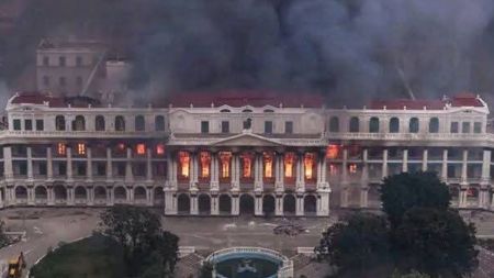 सिंहदरबारमा आगजनी:प्रशासनिक मुटु र ऐतिहासिक सम्पदा ध्वस्त