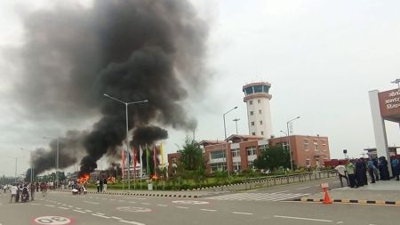 गौतमबुद्ध अन्तर्राष्ट्रिय विमानस्थलमा तोडफोड र आगजनी