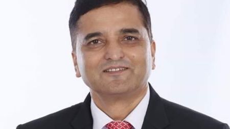 एमाले संकटमा! योगेश भट्टराईको खुला बिद्रोह, पार्टी पुनर्गठनको माग