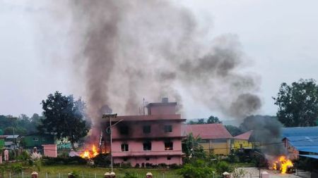 सुर्खेत दङ्गामा राजधानीजस्तै तबाही: पार्टी अफिसदेखि नेताका घरसम्म खरानी!