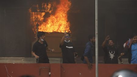 नयाँबसपार्कस्थित लोत्से मलमा आगजनी, ३५ करोडभन्दा बढीको क्षति भएको प्रालिको दाबी