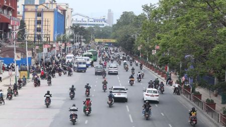 चार दिनको ठप्पपछि सडक चहलपहल, नागढुङ्गाबाट बढे बाहिरिने गाडी