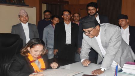 सविता भण्डारीले महान्यायाधिवक्ता पद सम्हाल्दै विषम परिस्थितिमा मिलेर काम गर्ने प्रतिबद्धता!