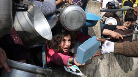 १७ हजार बालबालिका कुपोषणमा पीडित, अस्पतालमा बेड र औषधि नै अभाव!