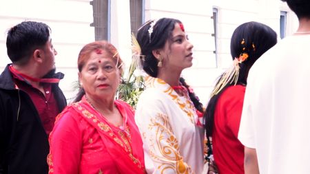 काठमाडौं उपत्यकामा चहलपहल बढ्यो, टीका लगाएर फर्किनेको भीड