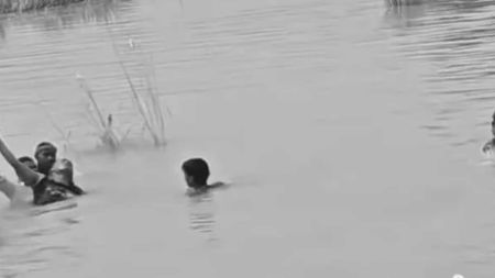 सर्लाहीको लखन्देही खोलाले बगाउँदा १८ वर्षीय युवकको मृत्यु, तीन जना सकुशल