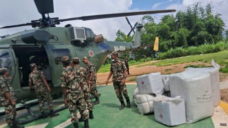 कोशी प्रदेश सरकारले हेलिकप्टरमार्फत इलाममा पहिलो चरणको राहत पठायो!