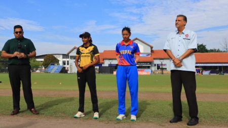 अन्तर्राष्ट्रिय टी–२० शृङ्खलाः नेपाल र मलेसिया फाइनल खेल खेल्दै 