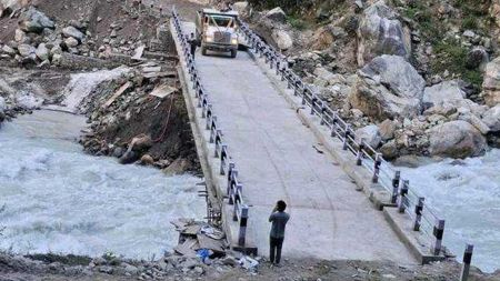 मनाङको दूधखोला पुल नौ वर्षपछि निर्माण सम्पन्न, सञ्चालनमा आएपछि स्थानीय र विद्यार्थीलाई सहजता