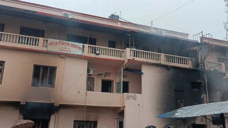 मोरङ अदालतमा नष्ट हजारौँ मिसिल पुनर्निर्माण प्रक्रिया सुरु, न्यायिक कामकारबाही पुनः सुचारु हुने तयारी