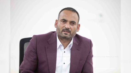 सातदोबाटोमा ‘जेन–जि’ भन्दै युवाद्वारा महानिर्देशक प्रदीप अधिकारीमाथि आक्रमण!