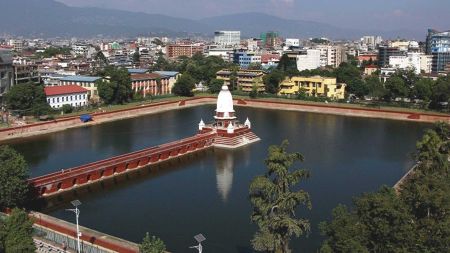 “दिदीबहिनी नहुनेका लागि रानीपोखरी खुला, भाइटीकामा बालगोपालेश्वरमा भीड”